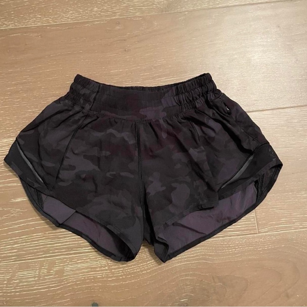 black camo lululemon hotty hot shorts
